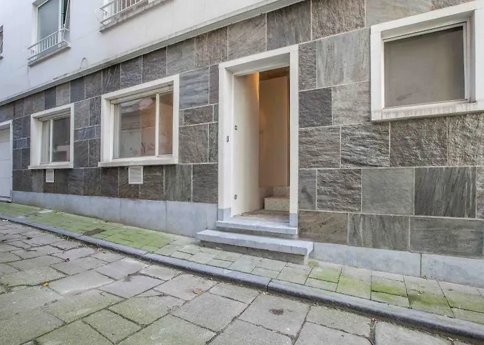 Medieval Center At River De Leie 헨트