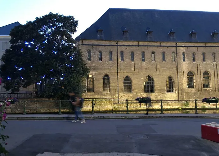 Medieval Center At River De Leie 헨트