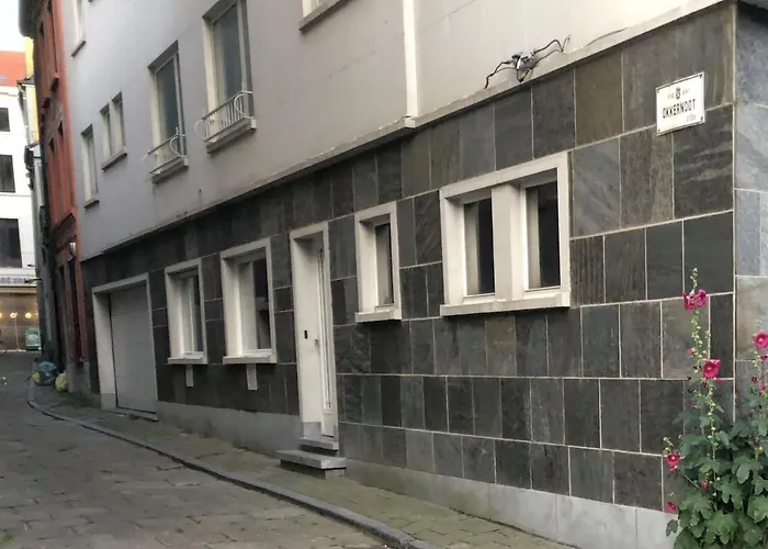 아파트 Medieval Center At River De Leie *