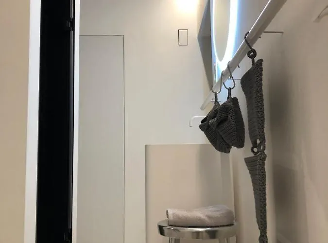 아파트 Medieval Center At River De Leie *