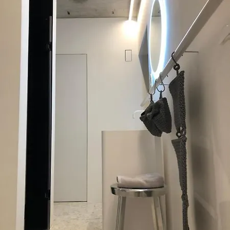 Apartment Medieval Center At River De Leie *